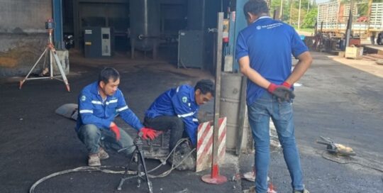 ซ่อมพื้นโกดังทรุด ซ่อมพื้นโกดังแตกร้าว ฉีดPU Foamซ่อมพื้นทรุด